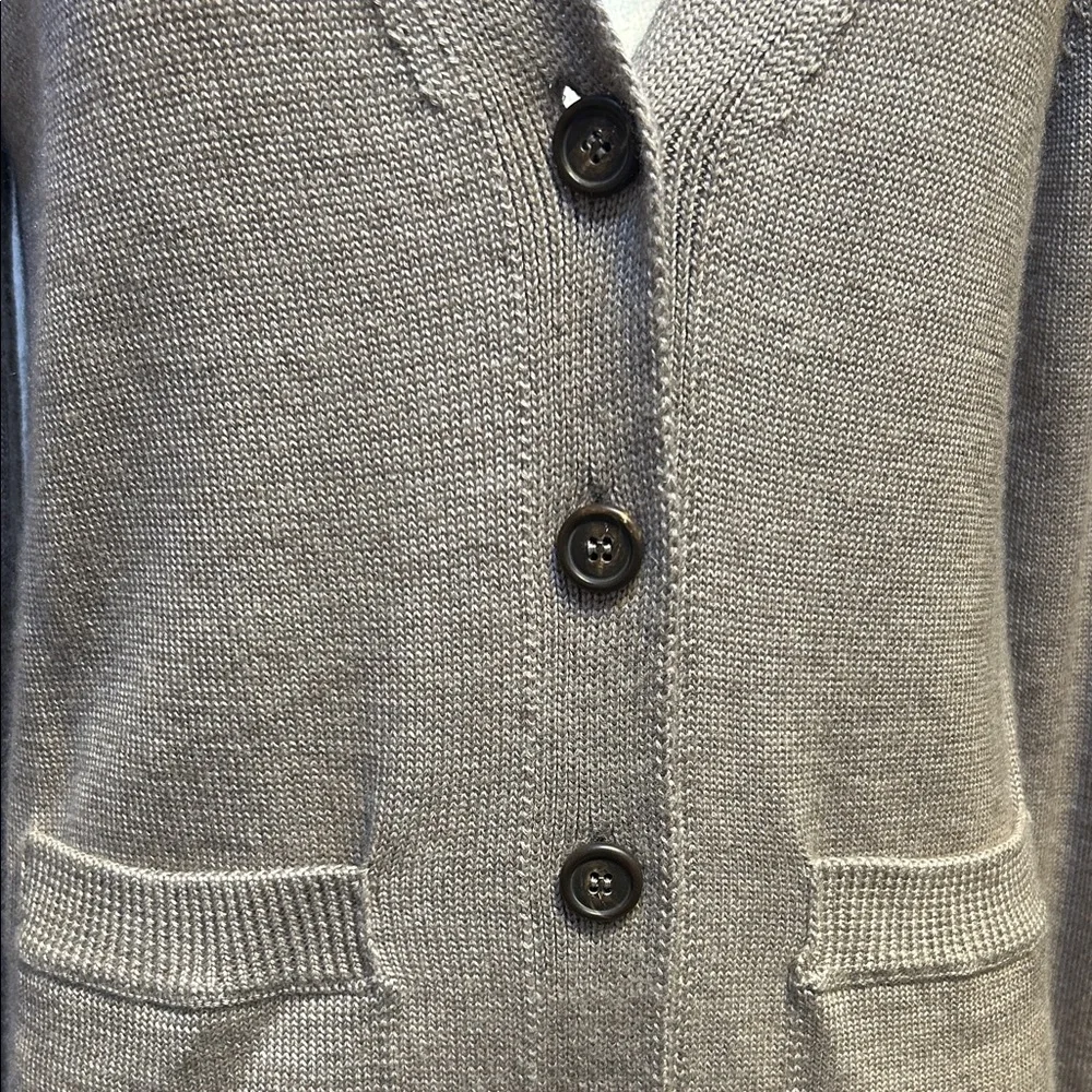 G Elegant Beige Button-Up Cardigan - Picture 2 of 10